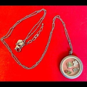 Origami Owl Christmas Locket Necklace